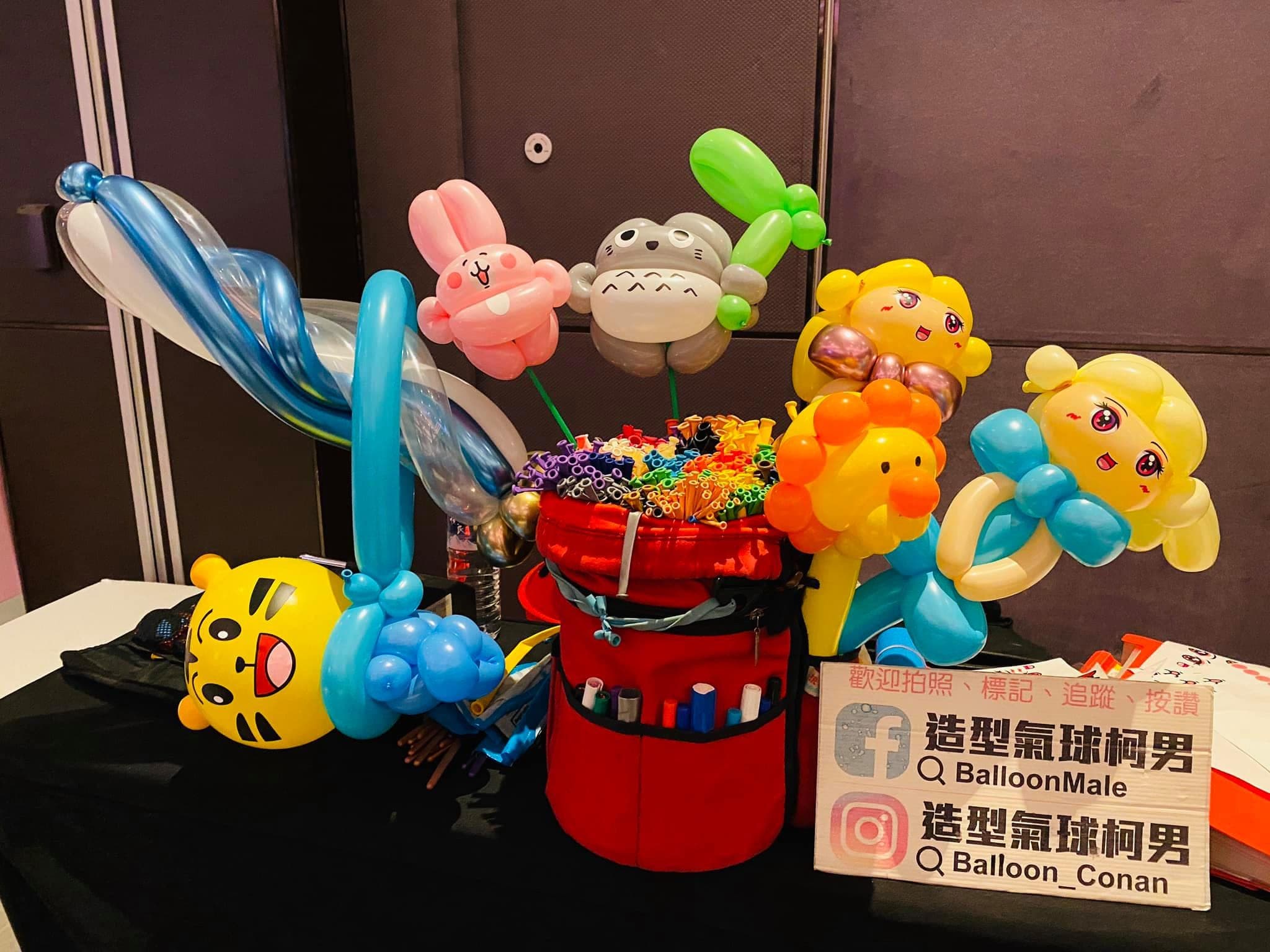寒舍艾麗雙滿月派對的折氣球桌，巧虎、龍貓、公主等造型樣品