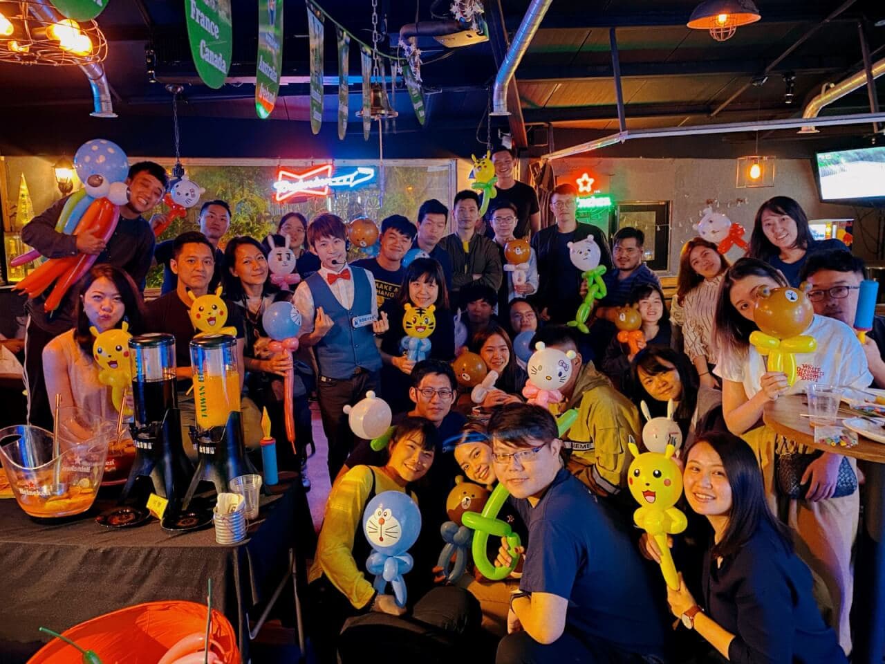 【魔術表演(有影片)】Circles.Life(無框行動)客製化魔術演出及氣球DIY，大家High翻了！