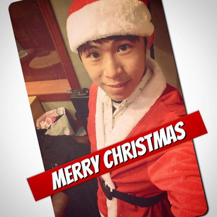 聖誕節當天穿聖誕老人裝的我，MERRY CHRISTMAS 自拍