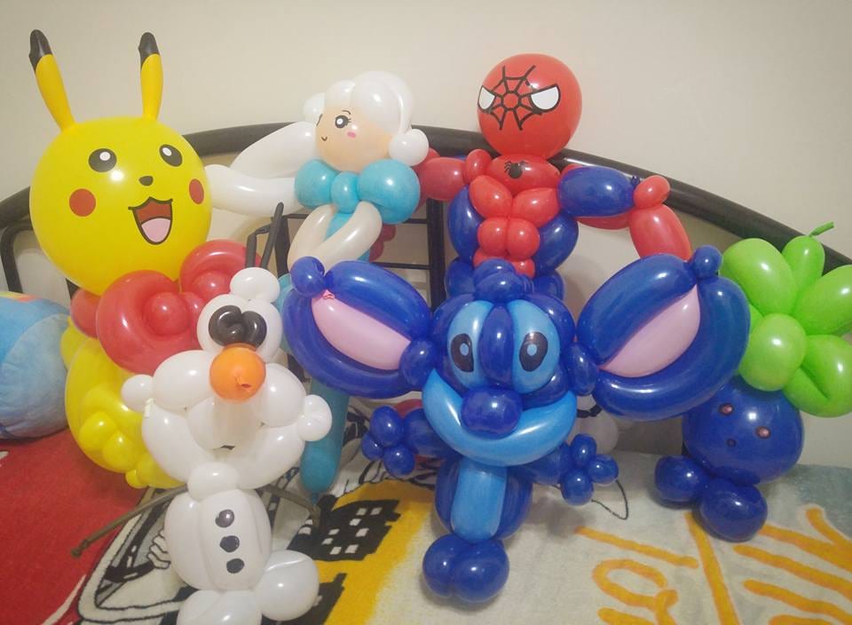 直播時觀眾點的造型氣球,皮卡丘、雪寶、蜘蛛人與藍色大耳朵角色