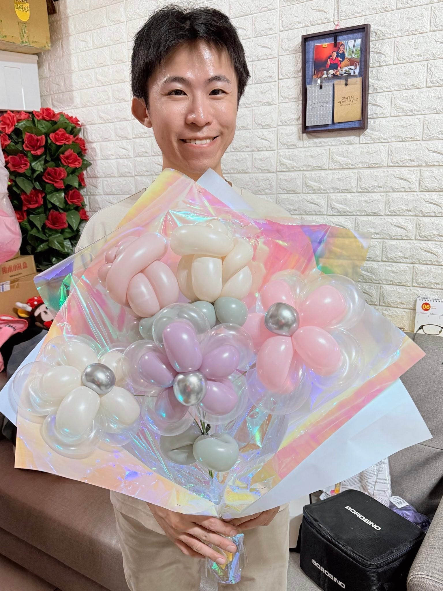 另一位客人訂單：鐳射包裝多朵氣球花束