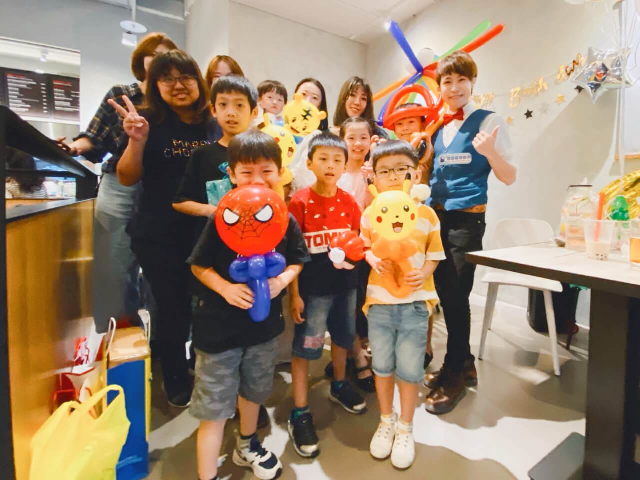 【兒童生日魔術表演】台北9歲生日派對慶生活動,家長讚譽有加!