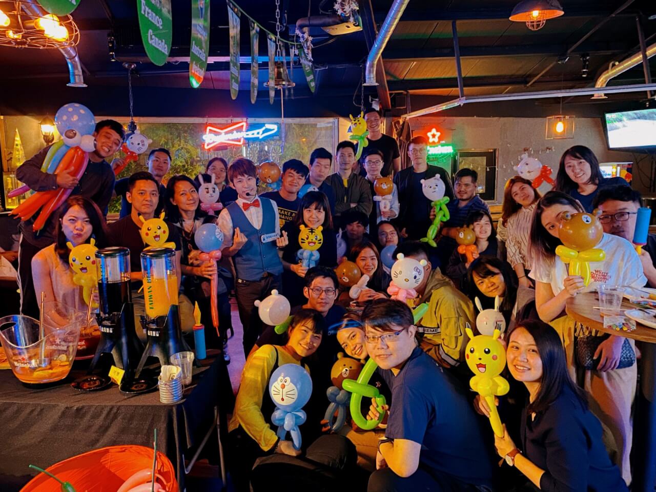 【魔術表演(有影片)】Circles.Life(無框行動)客製化魔術演出及氣球DIY,大家High翻了!